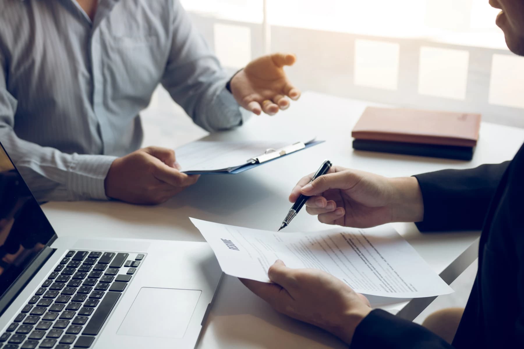 Bild passend zur Seite: 100+ Premium Software- und Cloud-Anbieter Bild passend zur Seite: 100+ Premium Software- und Cloud-Anbieter