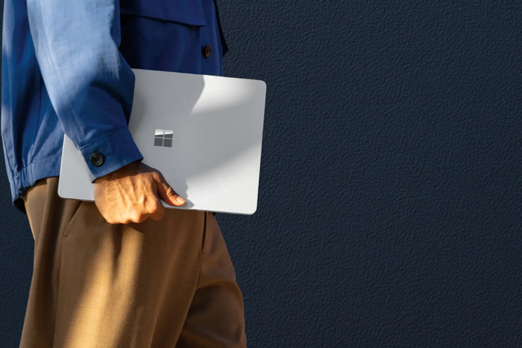 Bild visualisiert den Blog-Beitrag Neue Microsoft Surface for Business Modelle 2026 Bild visualisiert den Blog-Beitrag Neue Microsoft Surface for Business Modelle 2026